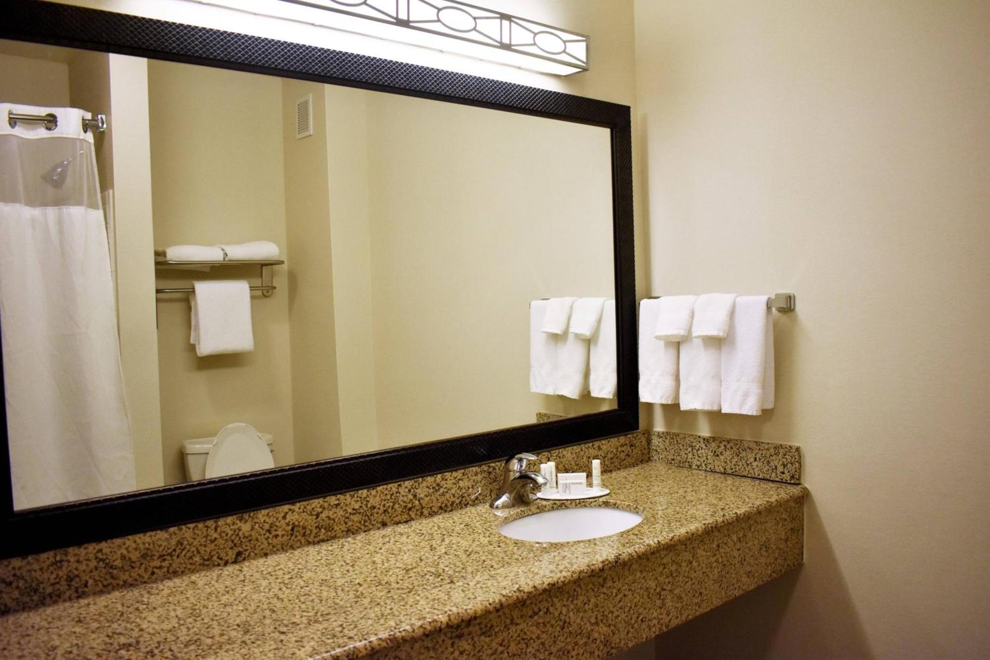 Fairfield Inn And Suites By Marriott Strasburg Shenandoah Valley Екстер'єр фото